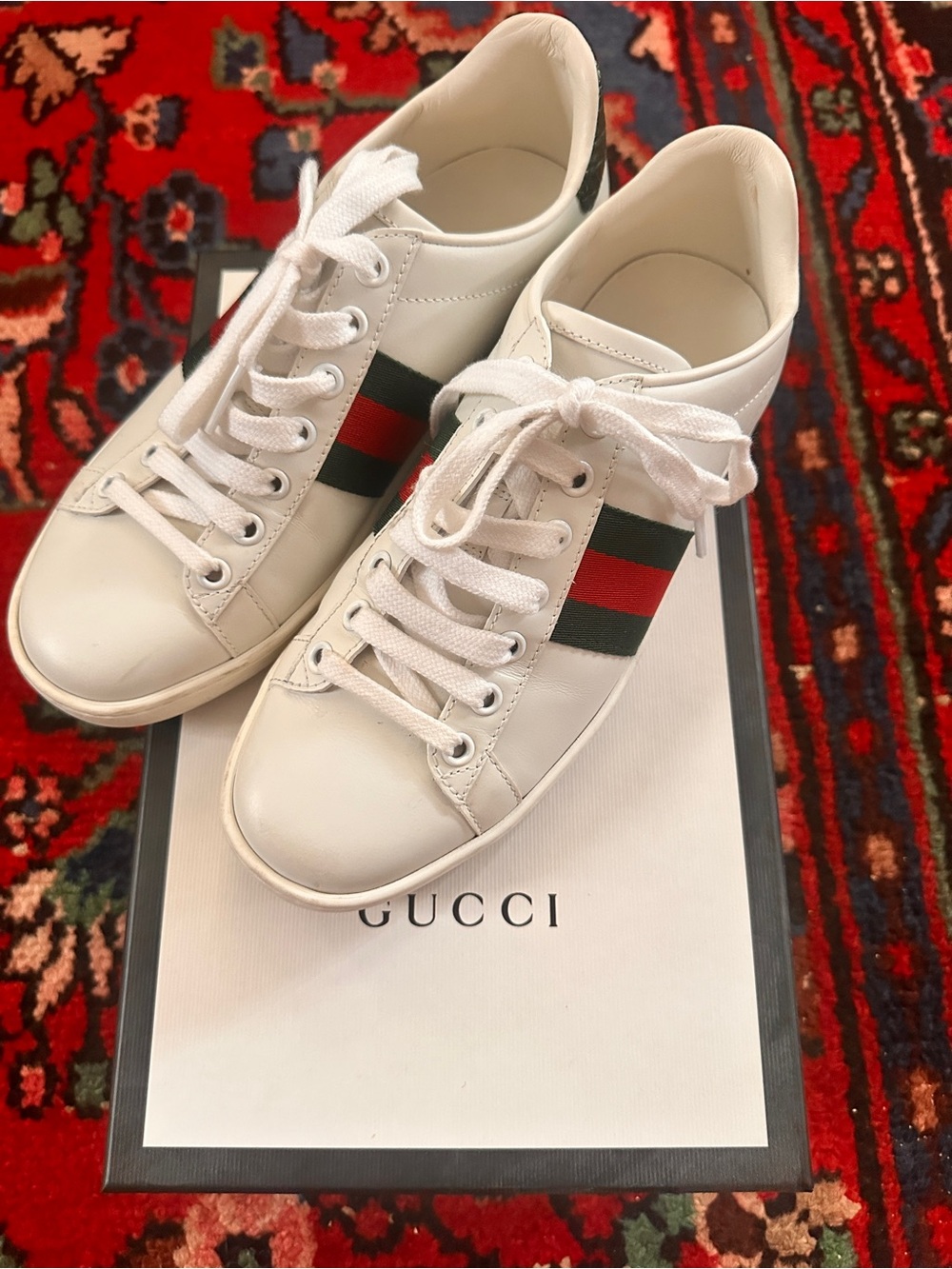 Gucci White Leather Sneakers with Green and Red Web Stripe